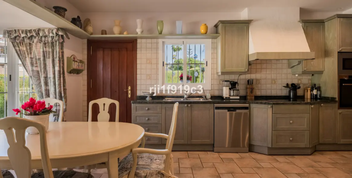 Venta de villa independiente en Elviria 4