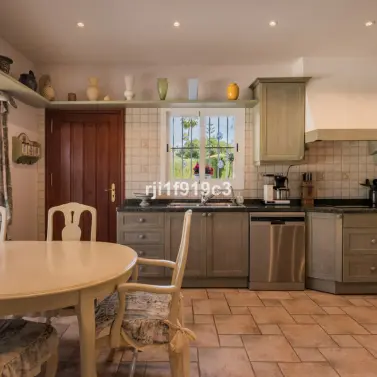 Venta de villa independiente en Elviria