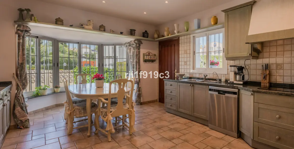 Venta de villa independiente en Elviria 6