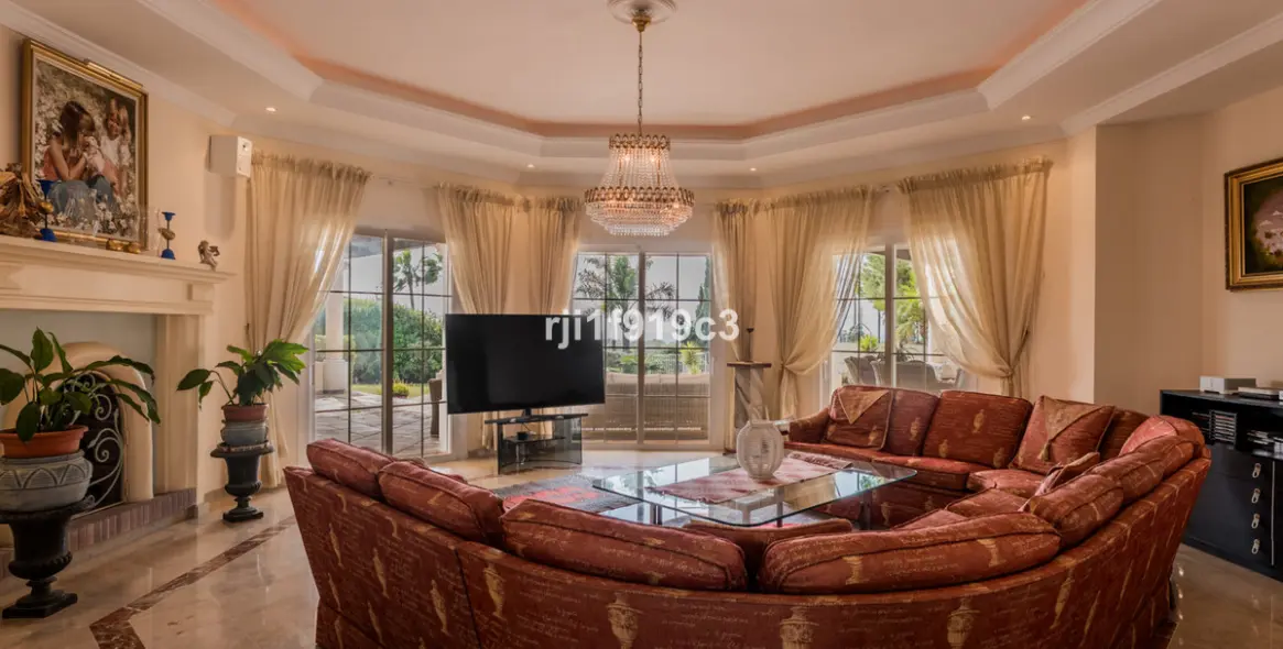 Venta de villa independiente en Elviria 9