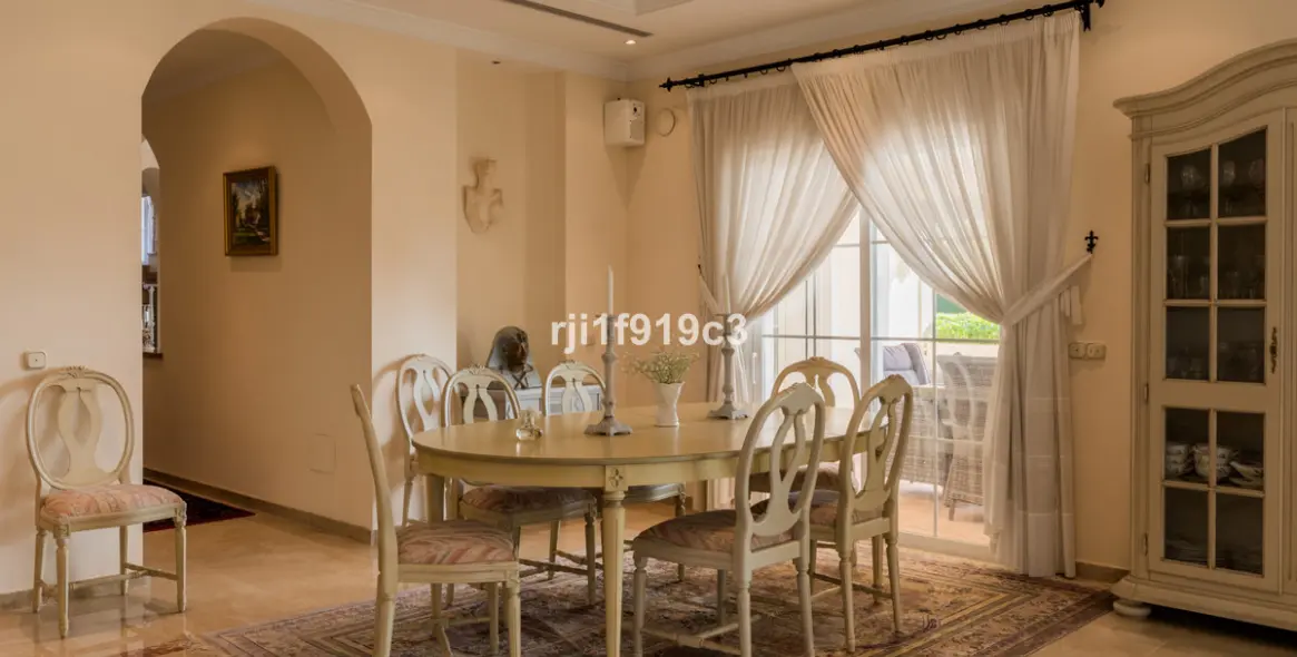 Venta de villa independiente en Elviria 14