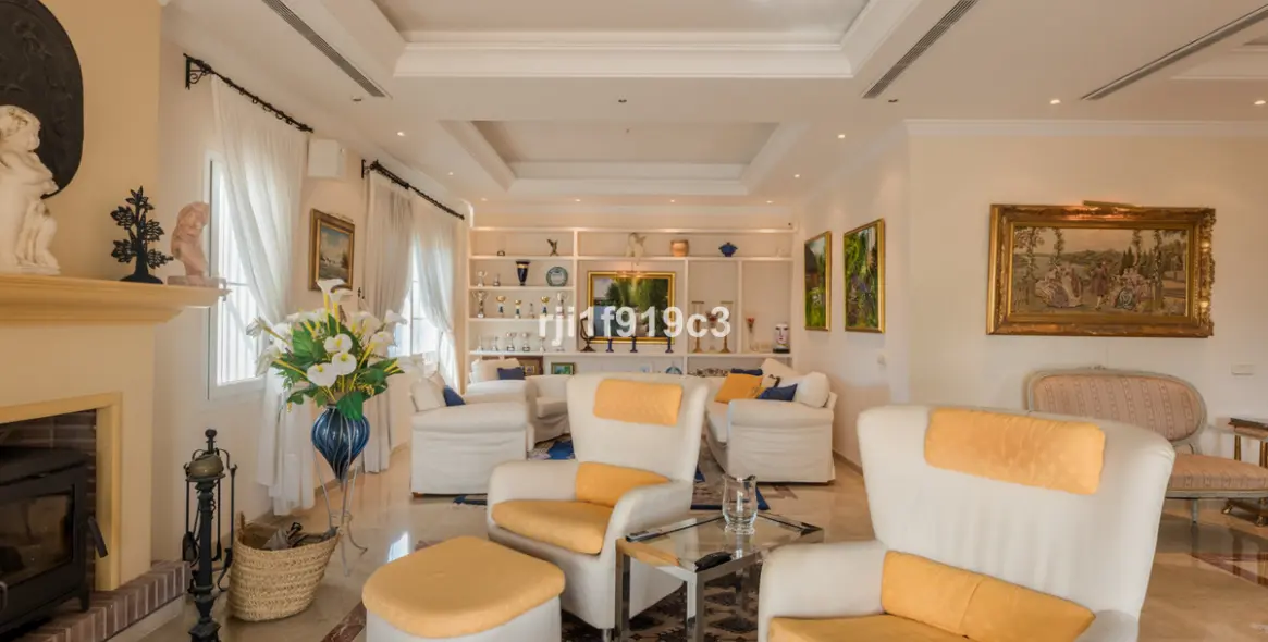 Venta de villa independiente en Elviria 16