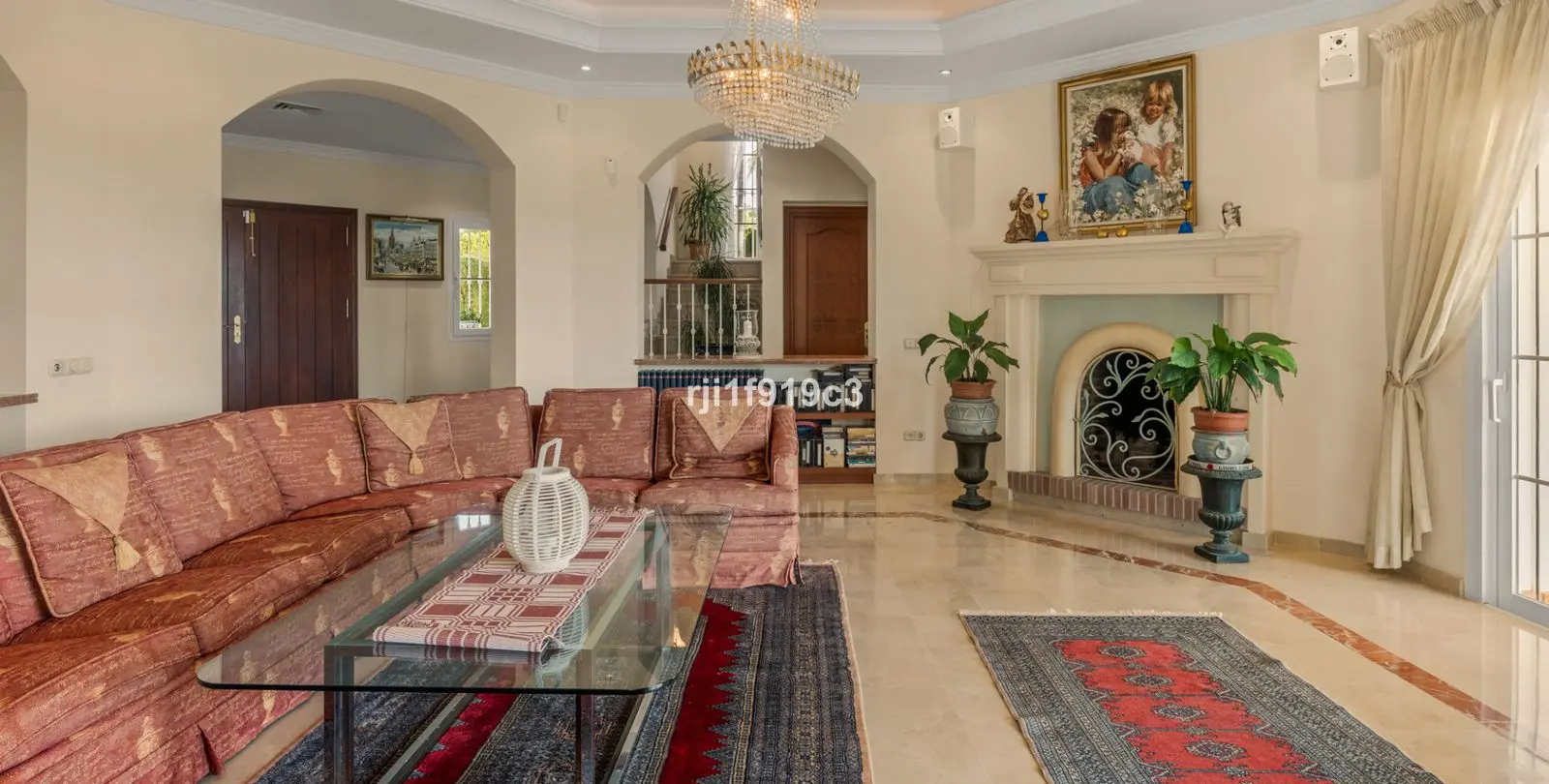 Продажа  отдельно стоящей виллы в Elviria 17