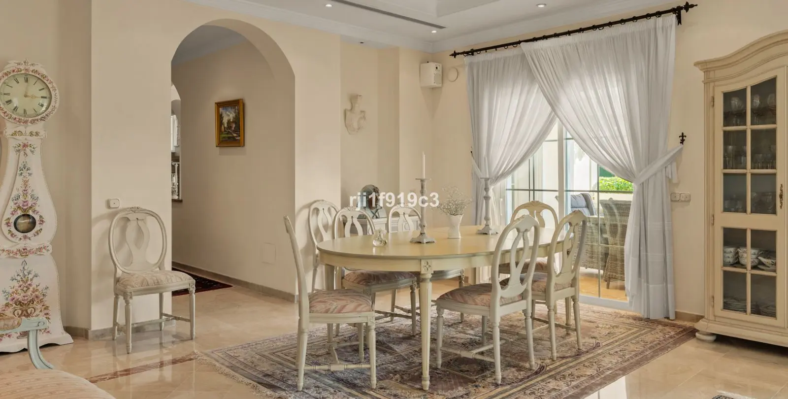 Продажа  отдельно стоящей виллы в Elviria 34
