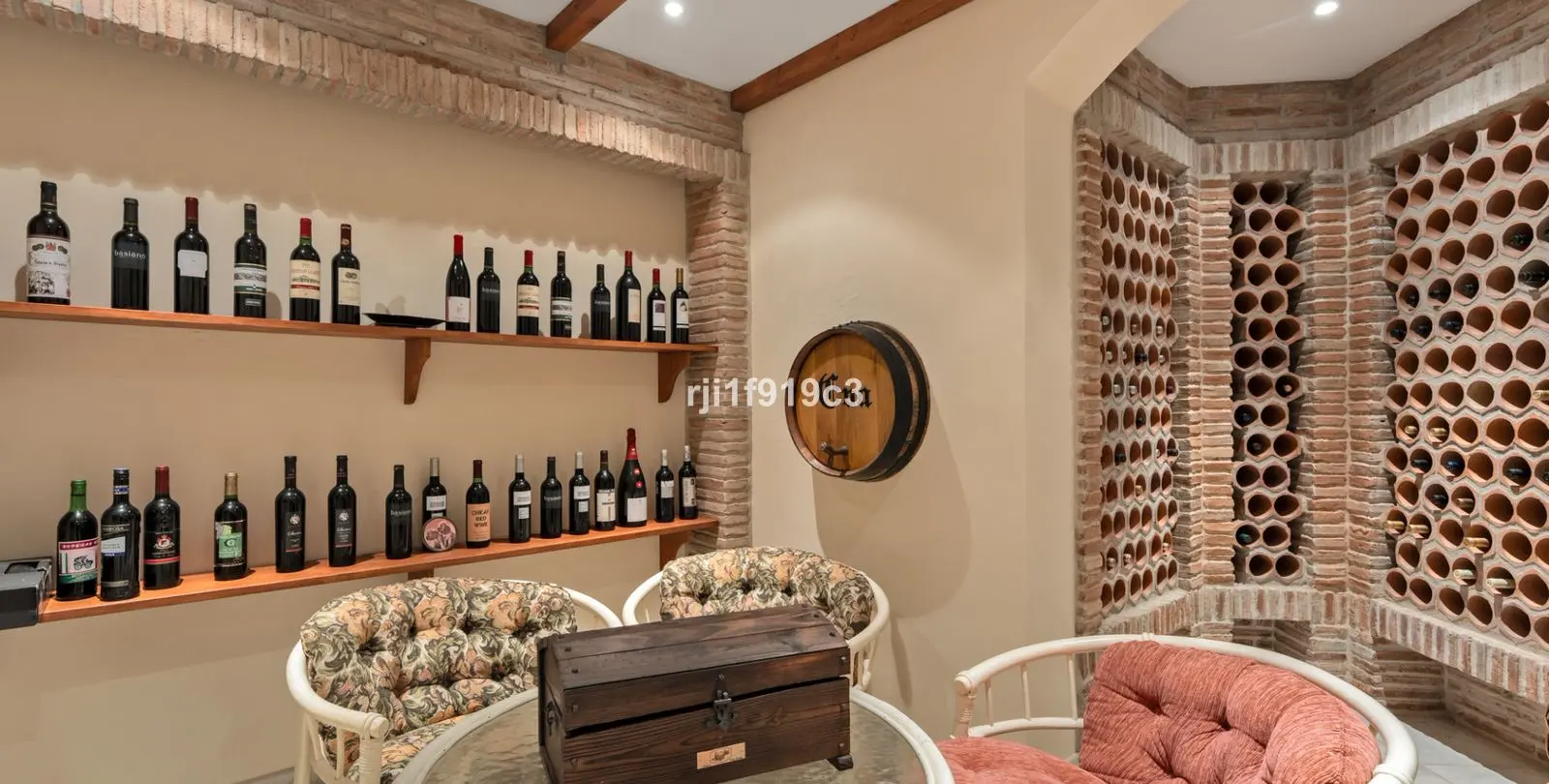Продажа  отдельно стоящей виллы в Elviria 52
