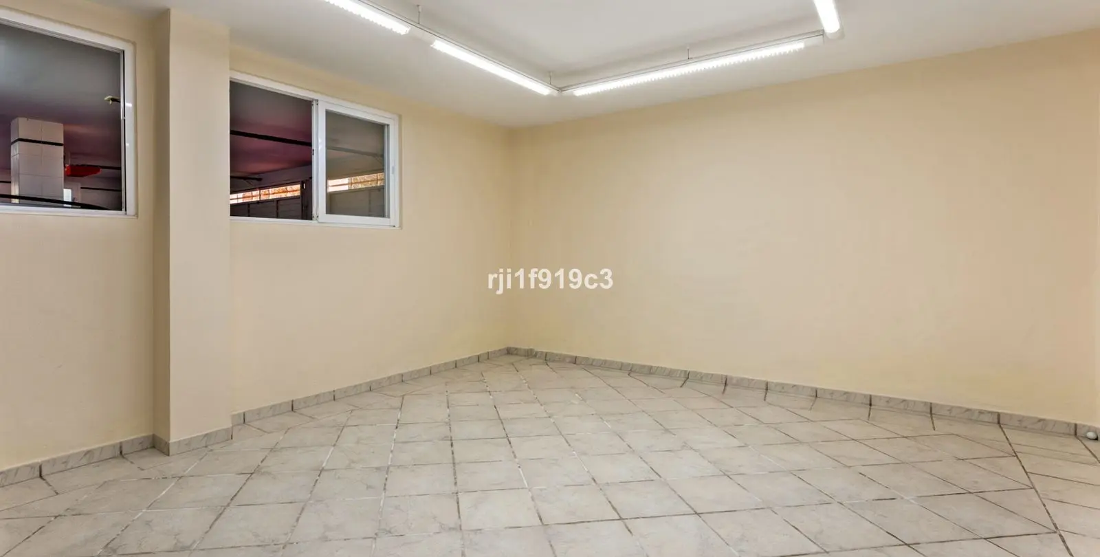 Продажа  отдельно стоящей виллы в Elviria 53