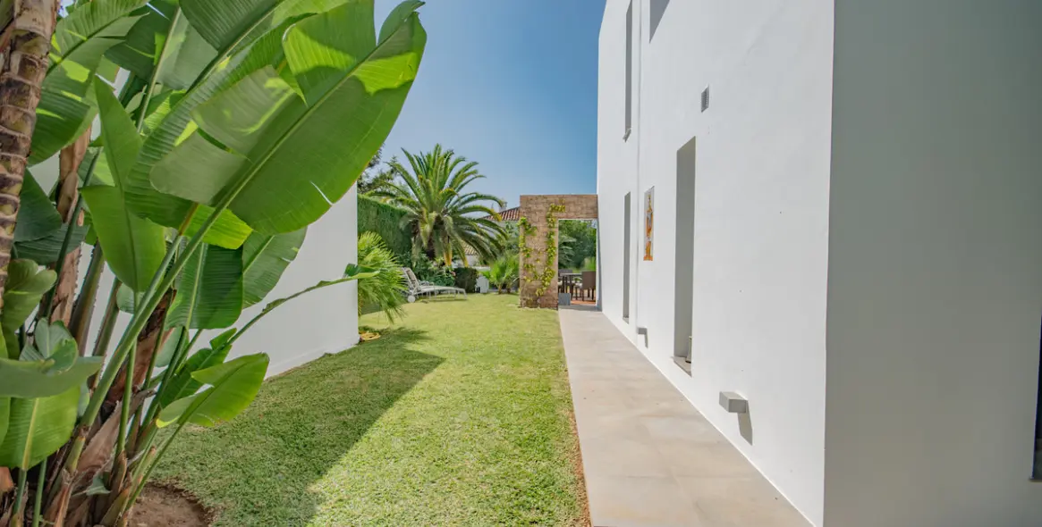 Long-term rent of detached villa in Las Chapas 5