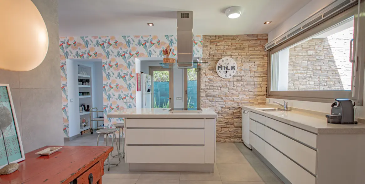 Long-term rent of detached villa in Las Chapas 11