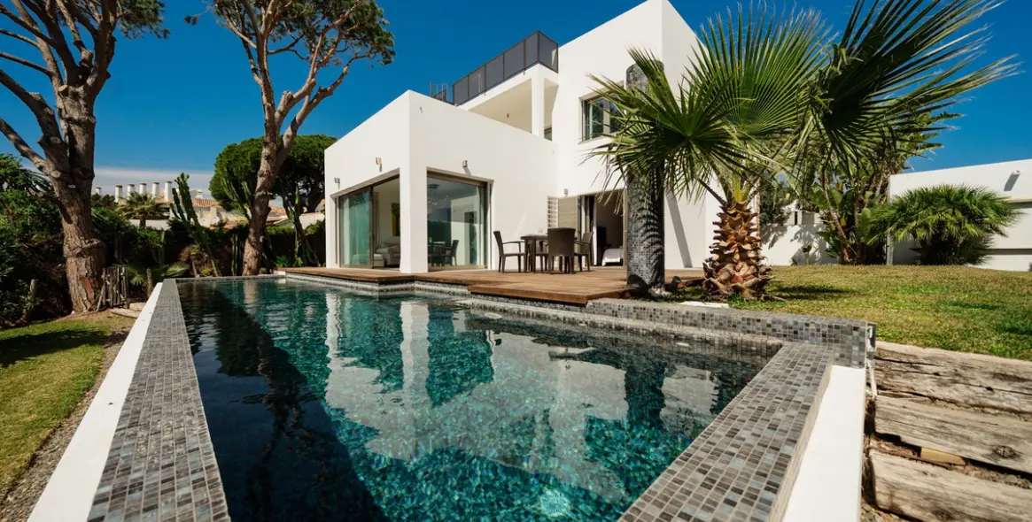 Краткосрочная аренда  отдельно стоящей виллы в Las Chapas 1