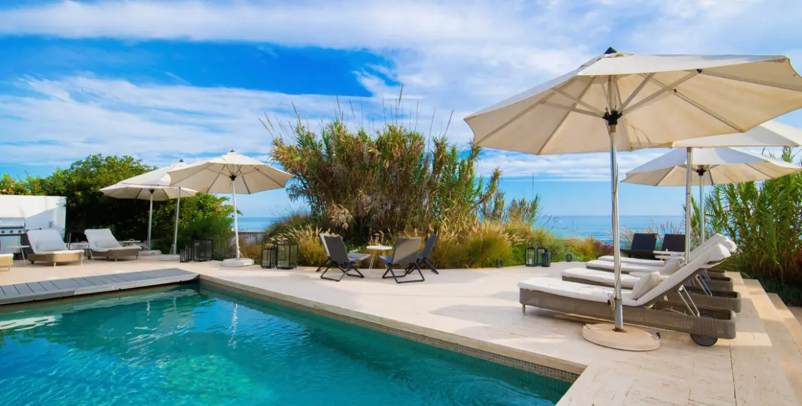 Short-term rent of detached villa in Costabella 5