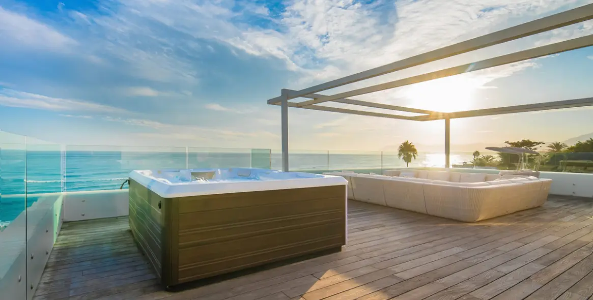 Short-term rent of detached villa in Costabella 14