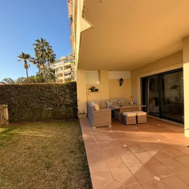 Долгосрочная аренда апартаментов на первом этаже в Guadalmina Alta