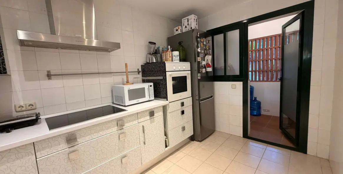 Долгосрочная аренда апартаментов на первом этаже в Guadalmina Alta 6