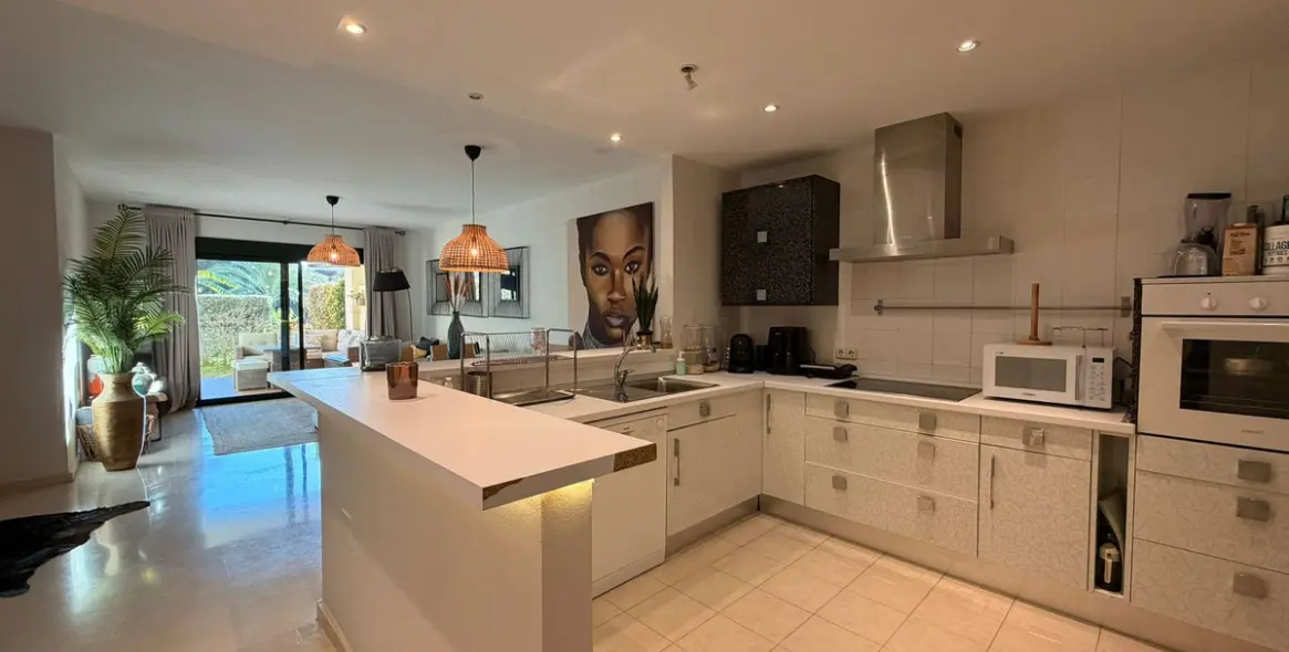 Долгосрочная аренда апартаментов на первом этаже в Guadalmina Alta 7