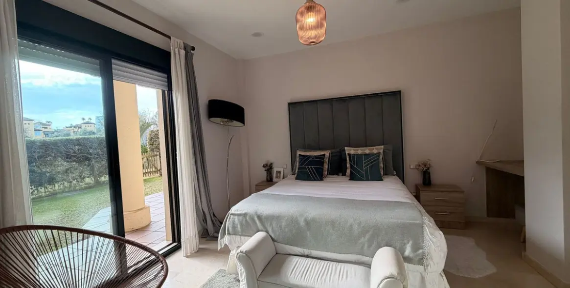 Долгосрочная аренда апартаментов на первом этаже в Guadalmina Alta 11