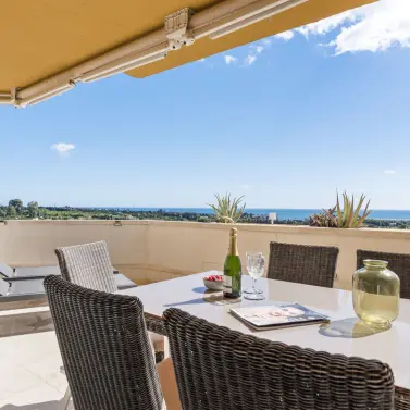 Sale of middle floor apartment in Selwo