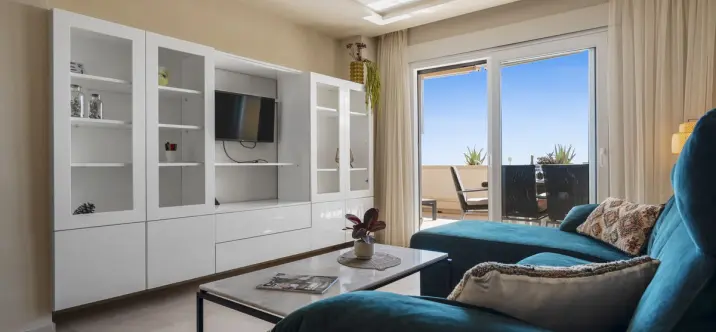 Sale of middle floor apartment in Selwo 4