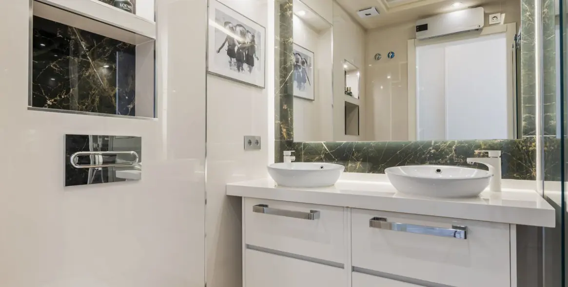 Sale of middle floor apartment in Selwo 16