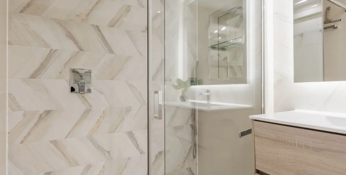 Sale of middle floor apartment in Selwo 20