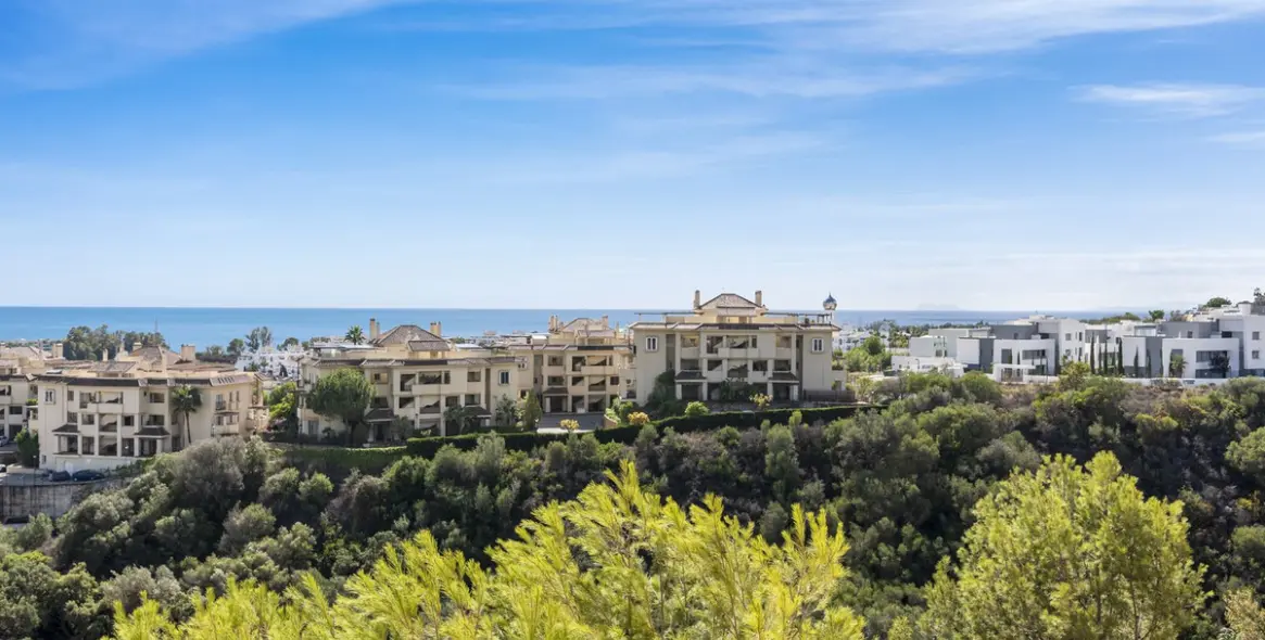 Sale of middle floor apartment in Selwo 22