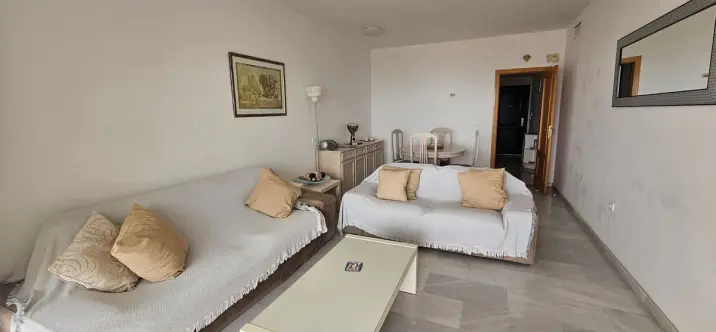 Sale of middle floor apartment in Miraflores 2