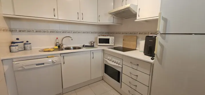 Sale of middle floor apartment in Miraflores 3