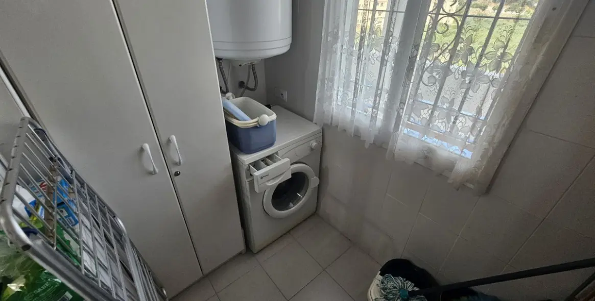 Sale of middle floor apartment in Miraflores 7