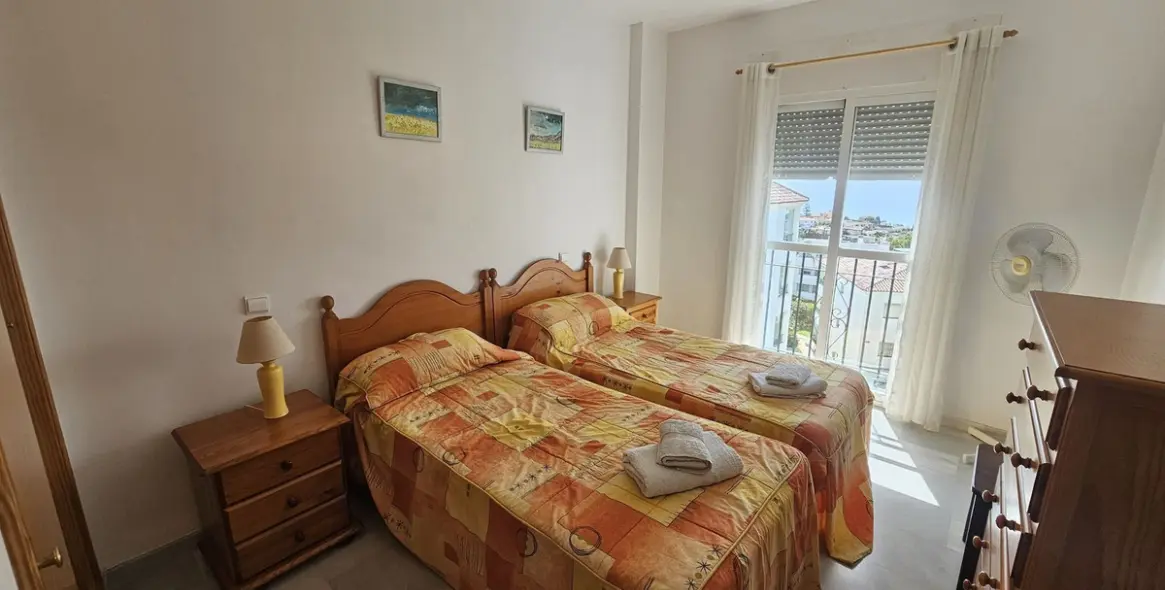 Sale of middle floor apartment in Miraflores 8