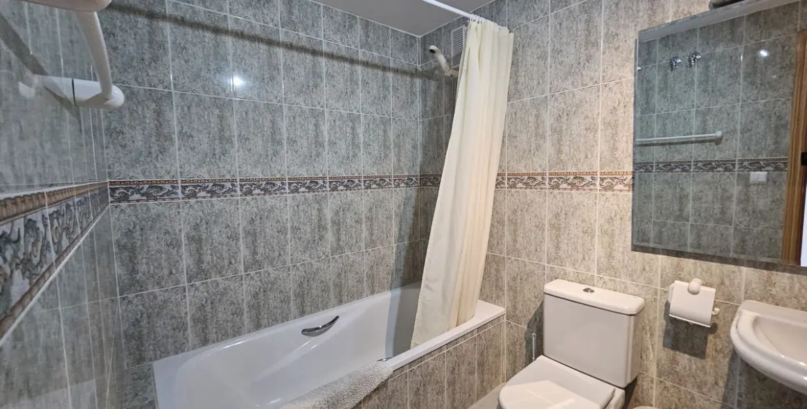 Sale of middle floor apartment in Miraflores 9