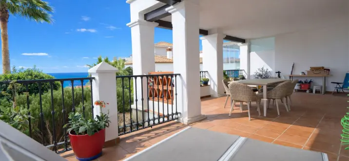 Venta de apartamento en planta baja en Calahonda 0