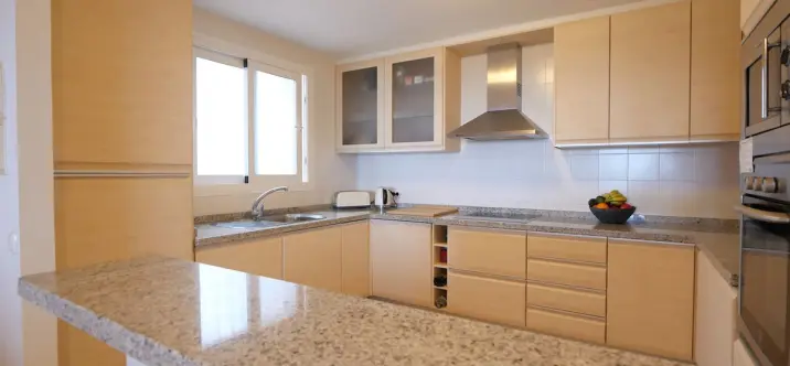 Venta de apartamento en planta baja en Calahonda 4