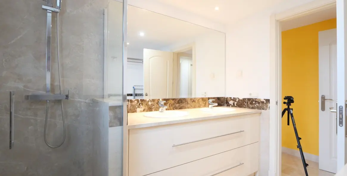 Продажа апартаментов на первом этаже в Calahonda 11