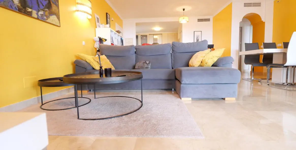 Продажа апартаментов на первом этаже в Calahonda 16