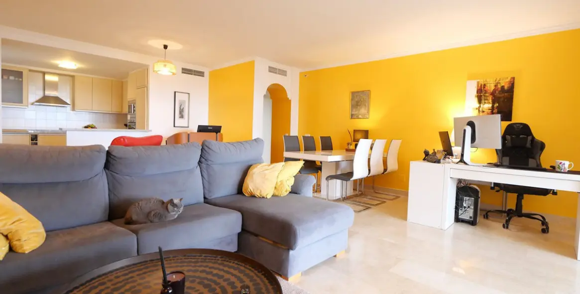 Продажа апартаментов на первом этаже в Calahonda 18