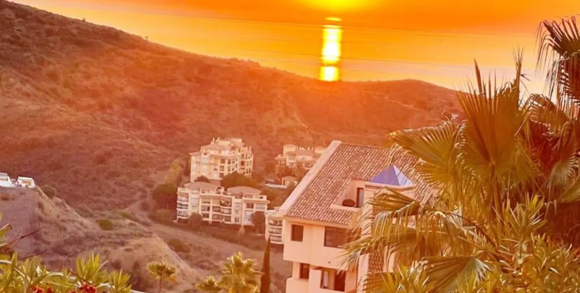 Продажа апартаментов на первом этаже в Calahonda 20