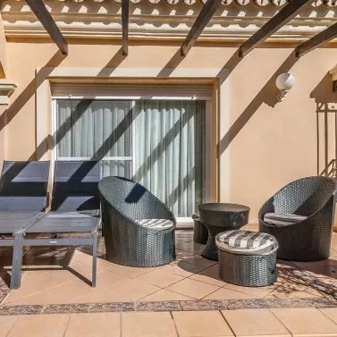 Продажа апартаментов на первом этаже в Elviria