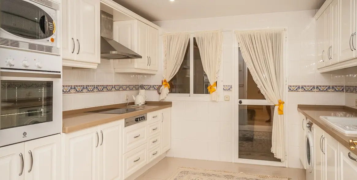 Sale of ground floor apartment in Elviria 13