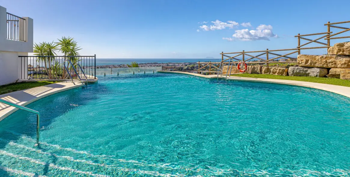 Продажа апартаментов на первом этаже в Benahavís 1