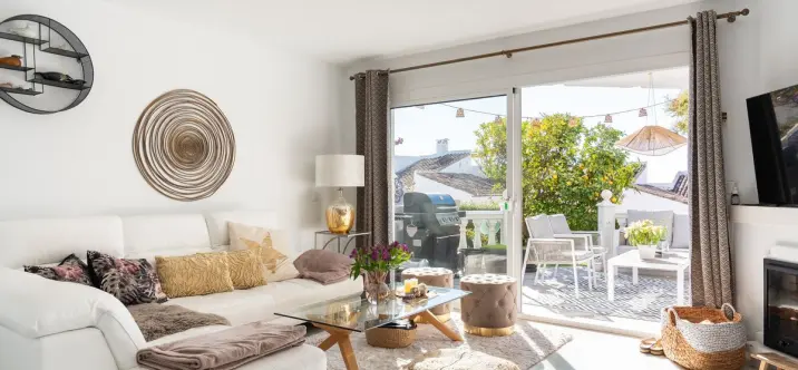 Продажа дома на две семьи в Calahonda 1