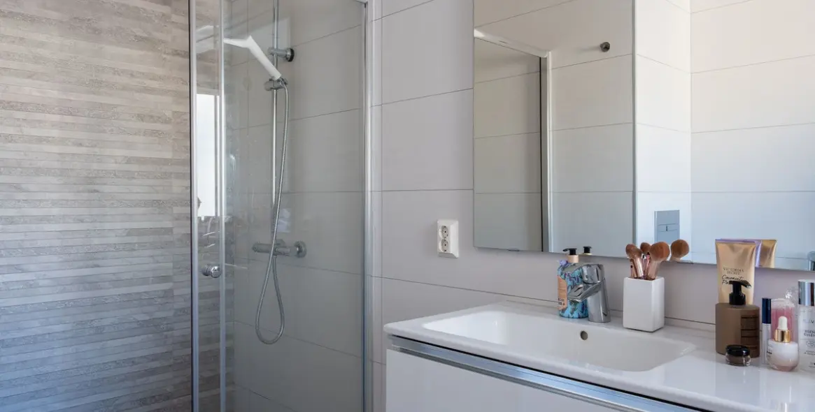 Продажа дома на две семьи в Calahonda 6