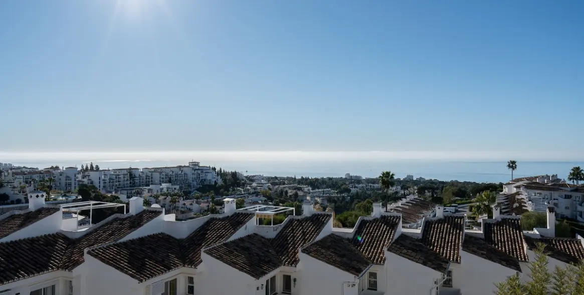 Продажа дома на две семьи в Calahonda 9