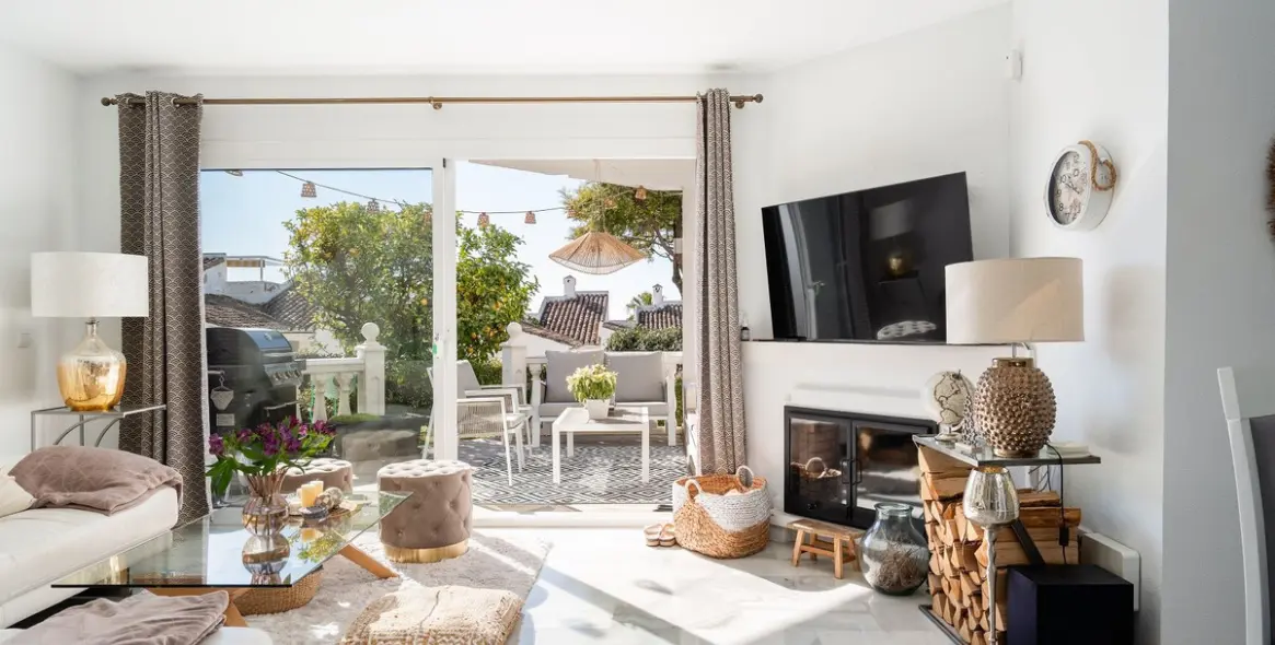 Продажа дома на две семьи в Calahonda 16