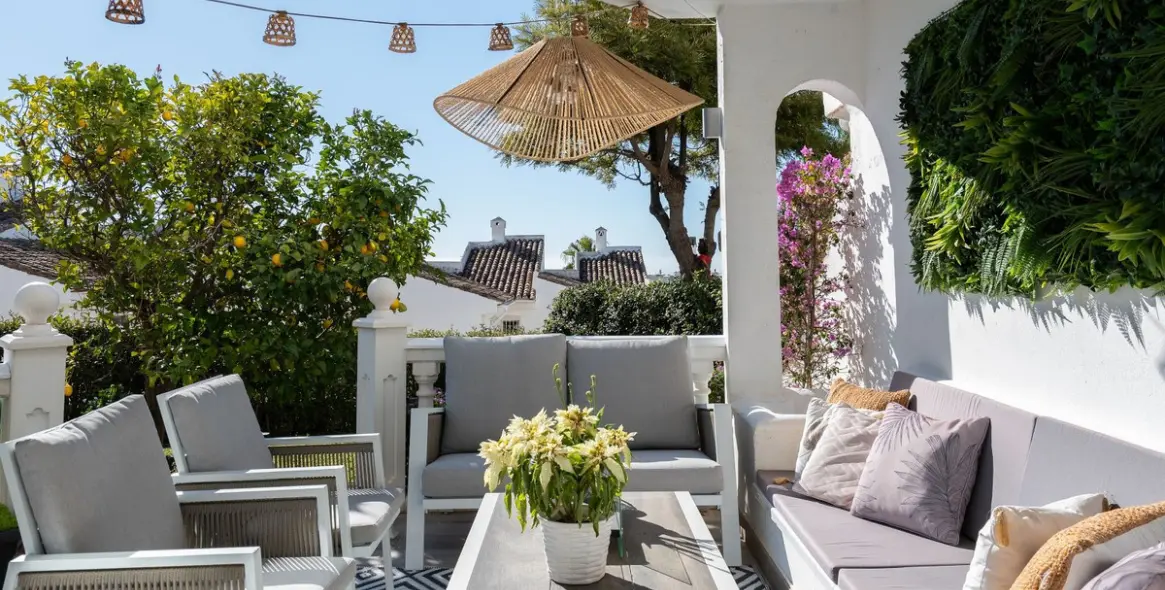 Продажа дома на две семьи в Calahonda 22