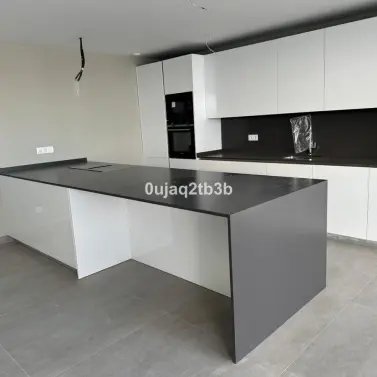 Продажа апартаментов на среднем этаже в Estepona