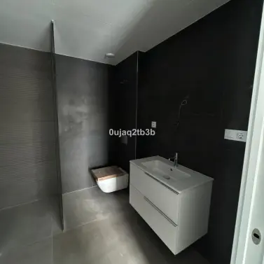 Продажа апартаментов на среднем этаже в Estepona