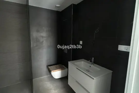 Image 3 thumb