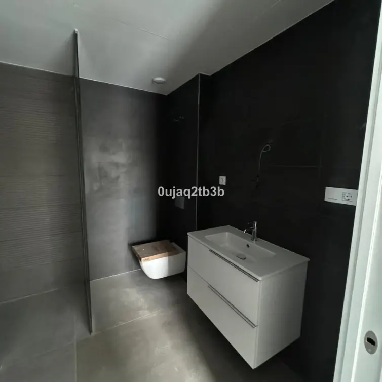 Venta de apartamento en planta media en Estepona