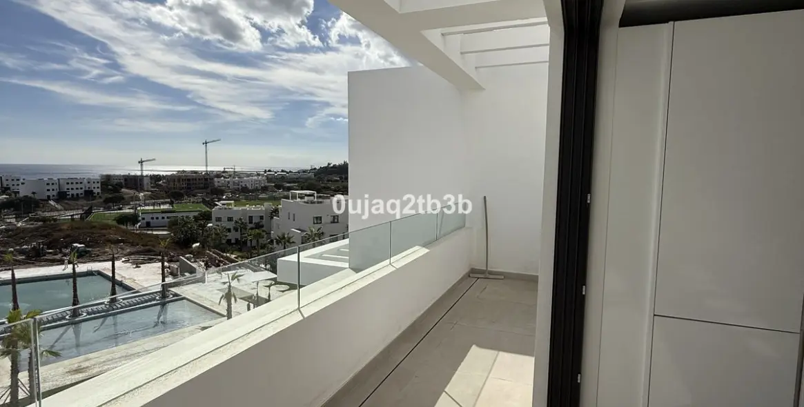 Sale of penthouse in Estepona 1