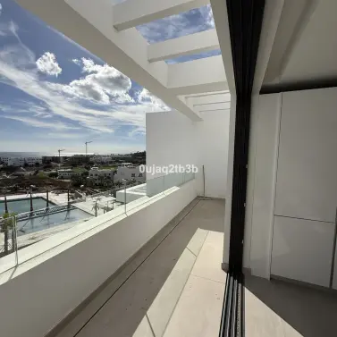 Sale of penthouse in Estepona