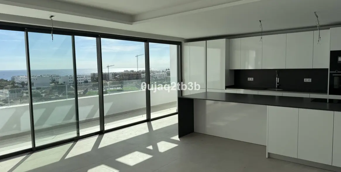 Sale of penthouse in Estepona 3